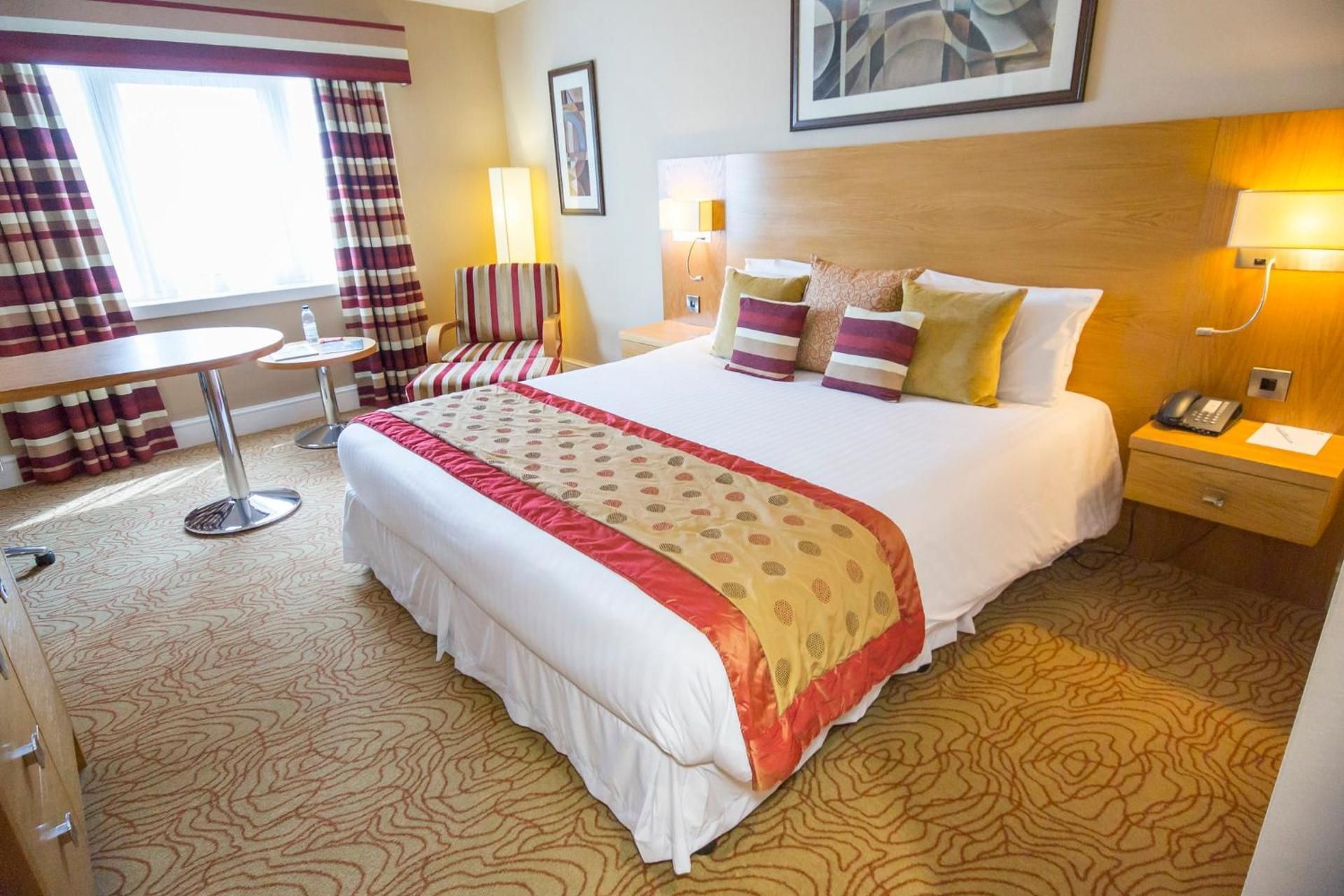 1 King Bed Premium