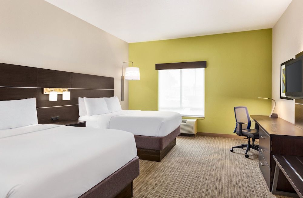 Suite, 2 Queen Beds, Accessible (Communication, Accessible Tub)