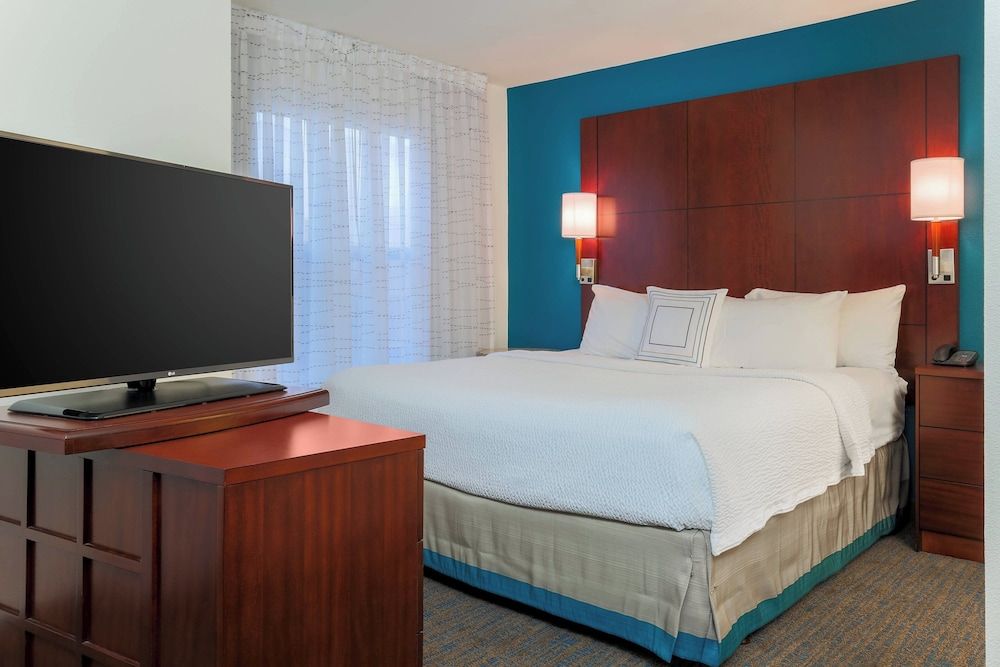 Suite, 1 Bedroom (Mobility/Hearing Accessible, Tub)