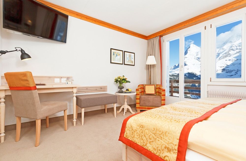 Eiger Mürren Swiss Quality Hotel Double room with Eiger mountain view 2