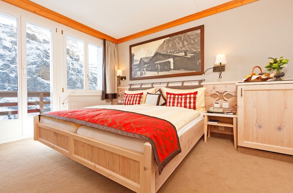 Eiger Mürren Swiss Quality Hotel Double room with Eiger mountain view 8