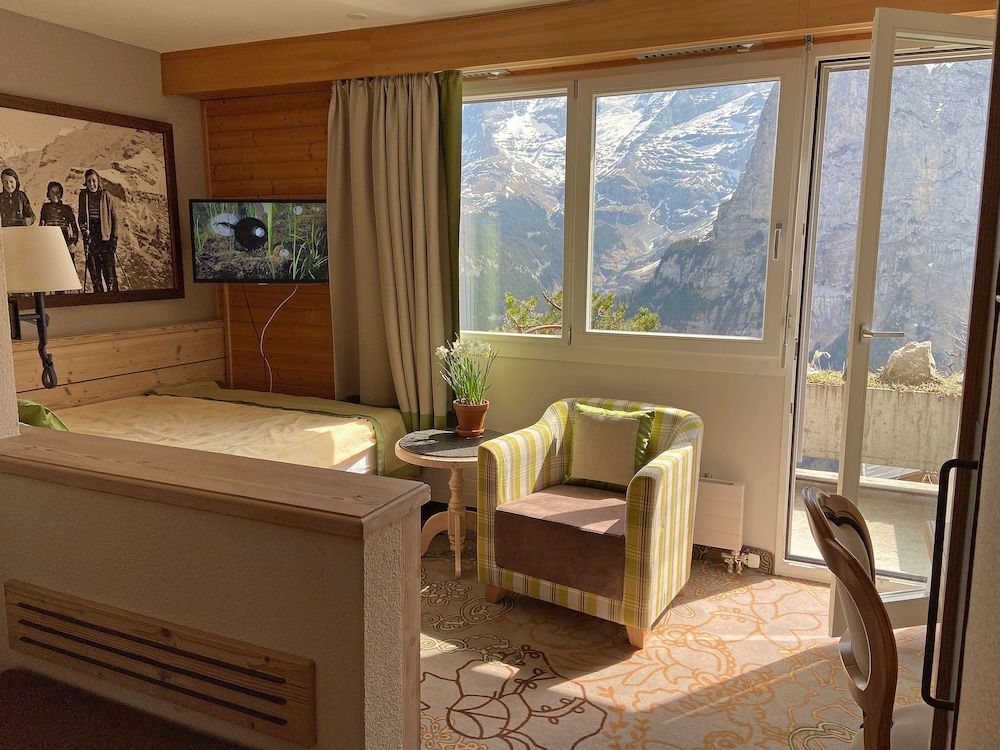 Eiger Mürren Swiss Quality Hotel Single room with Eiger mountain view