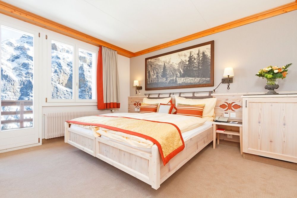 Eiger Mürren Swiss Quality Hotel Double room with Eiger mountain view 3
