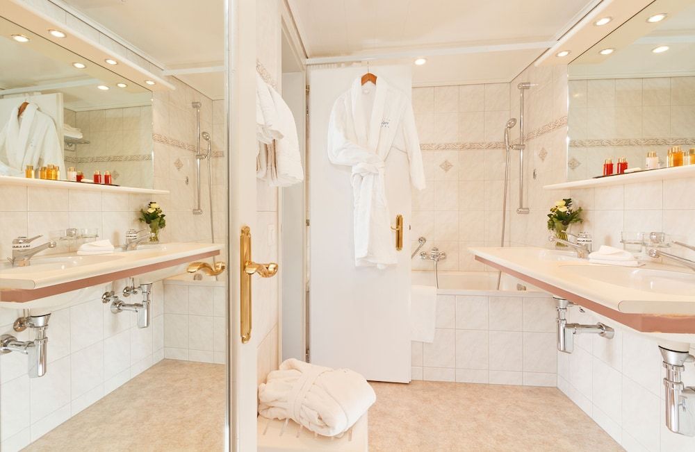 Eiger Mürren Swiss Quality Hotel Double room with Eiger mountain view 15