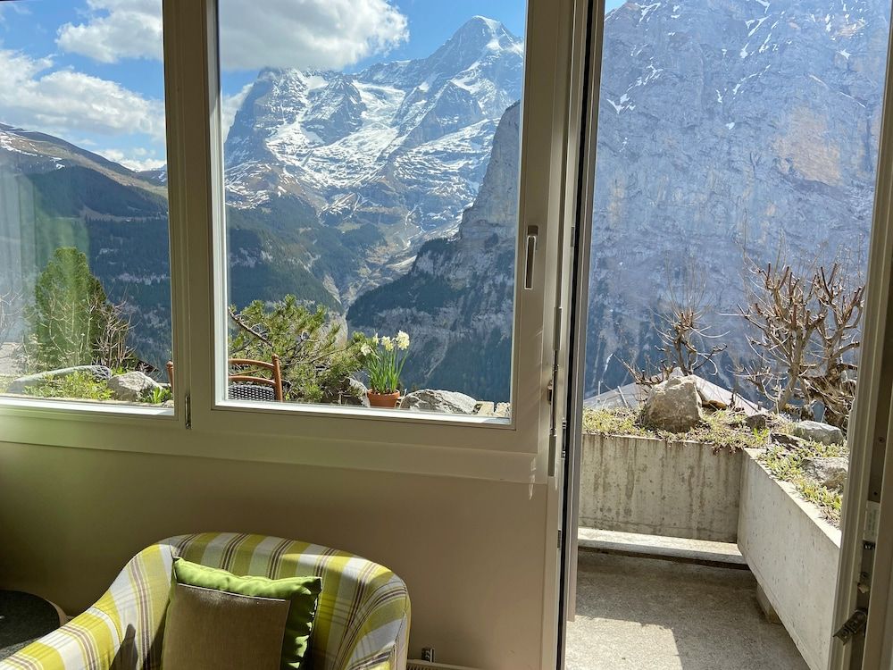 Eiger Mürren Swiss Quality Hotel Single room with Eiger mountain view 7