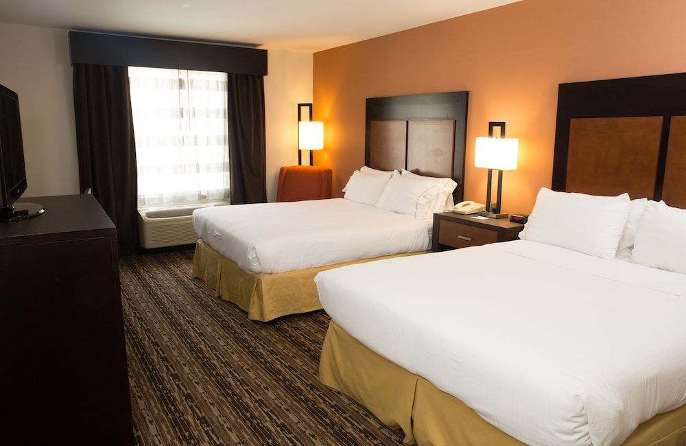 Suite, 2 Queen Beds (Additional Living Area)