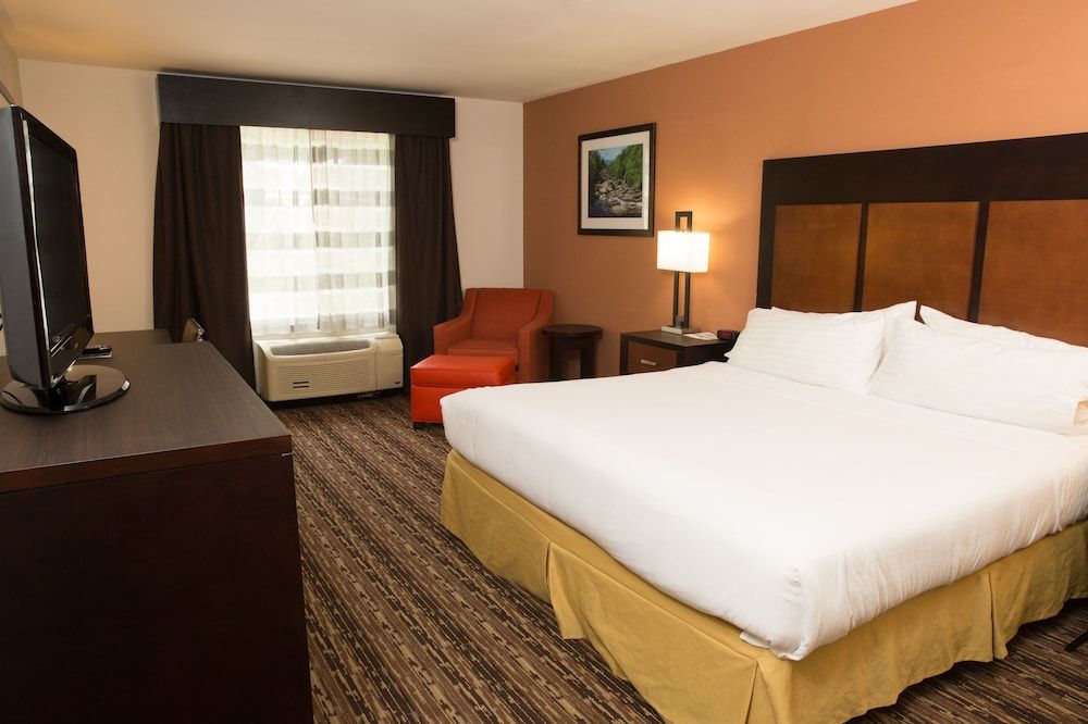 Standard Room, 1 King Bed (Extra Floor Space)