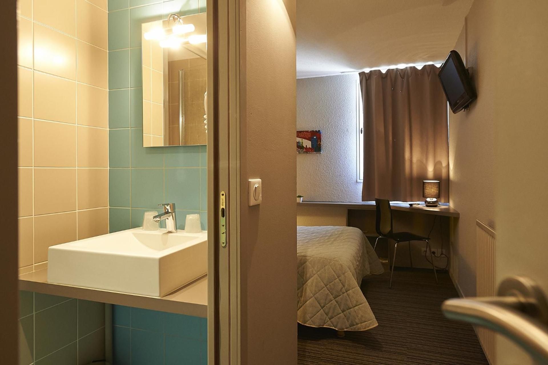 Cit'Hotel Les Alizes Double Room 3