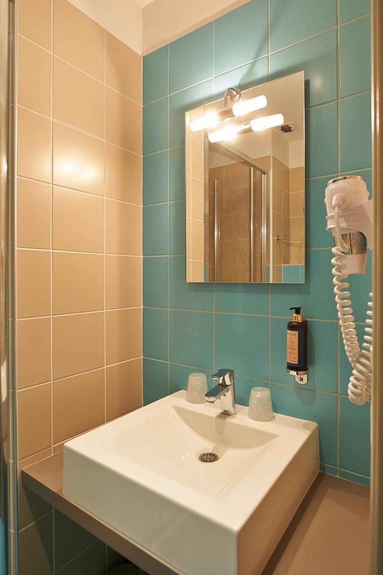 Cit'Hotel Les Alizes Comfort Triple Room