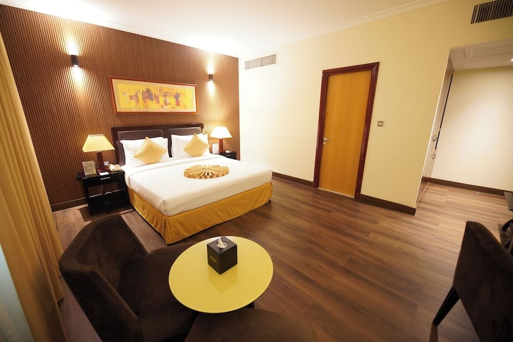 Superior Room, 1 King Bed, Smoking