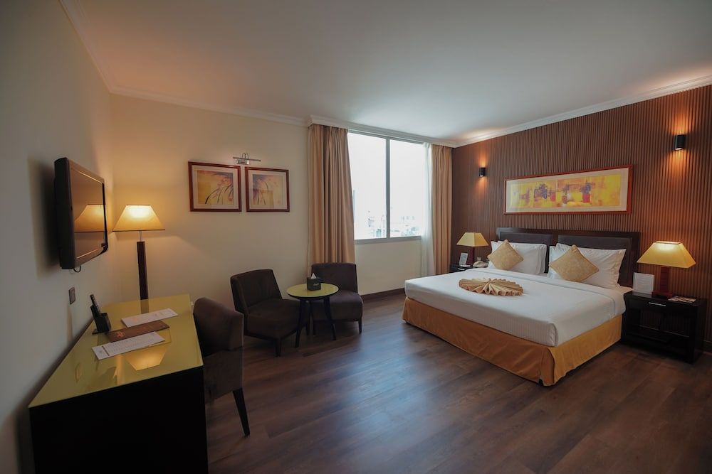 Superior Room, 1 King Bed, Smoking