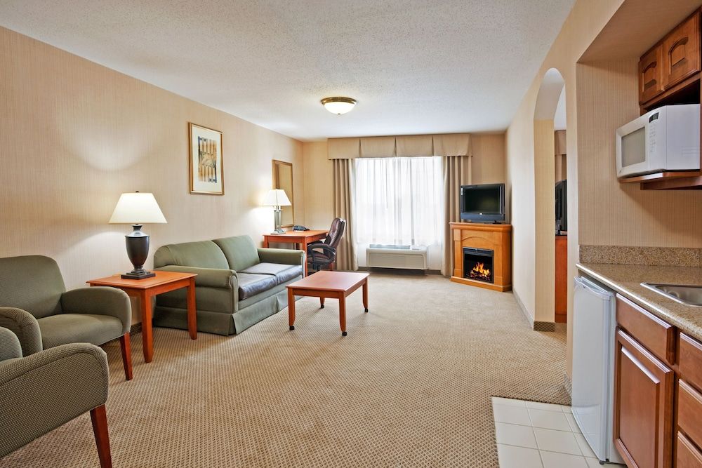 Suite, 1 King Bed, Jetted Tub