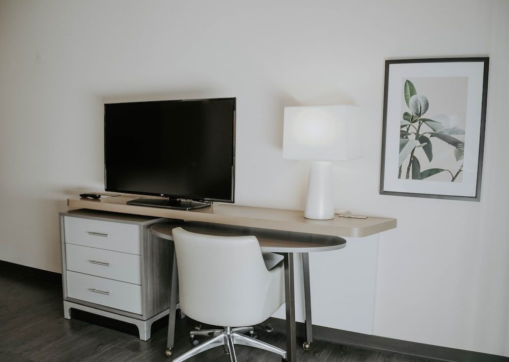 undefined Holiday Inn Omaha Downtown - Waterpark by IHG 2