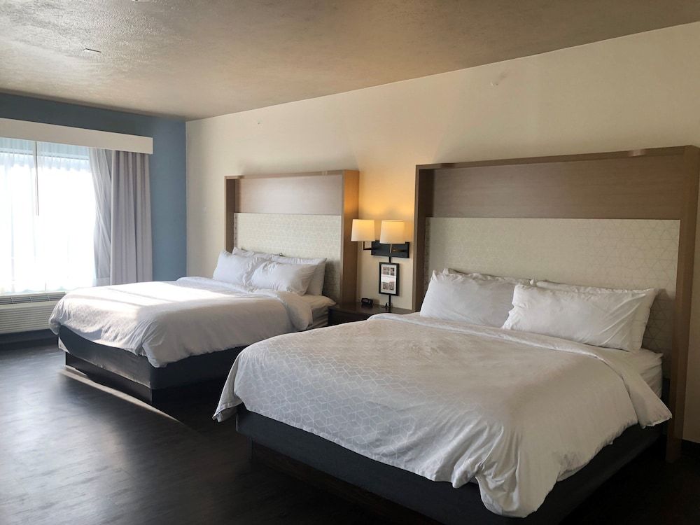 undefined Holiday Inn Omaha Downtown - Waterpark by IHG