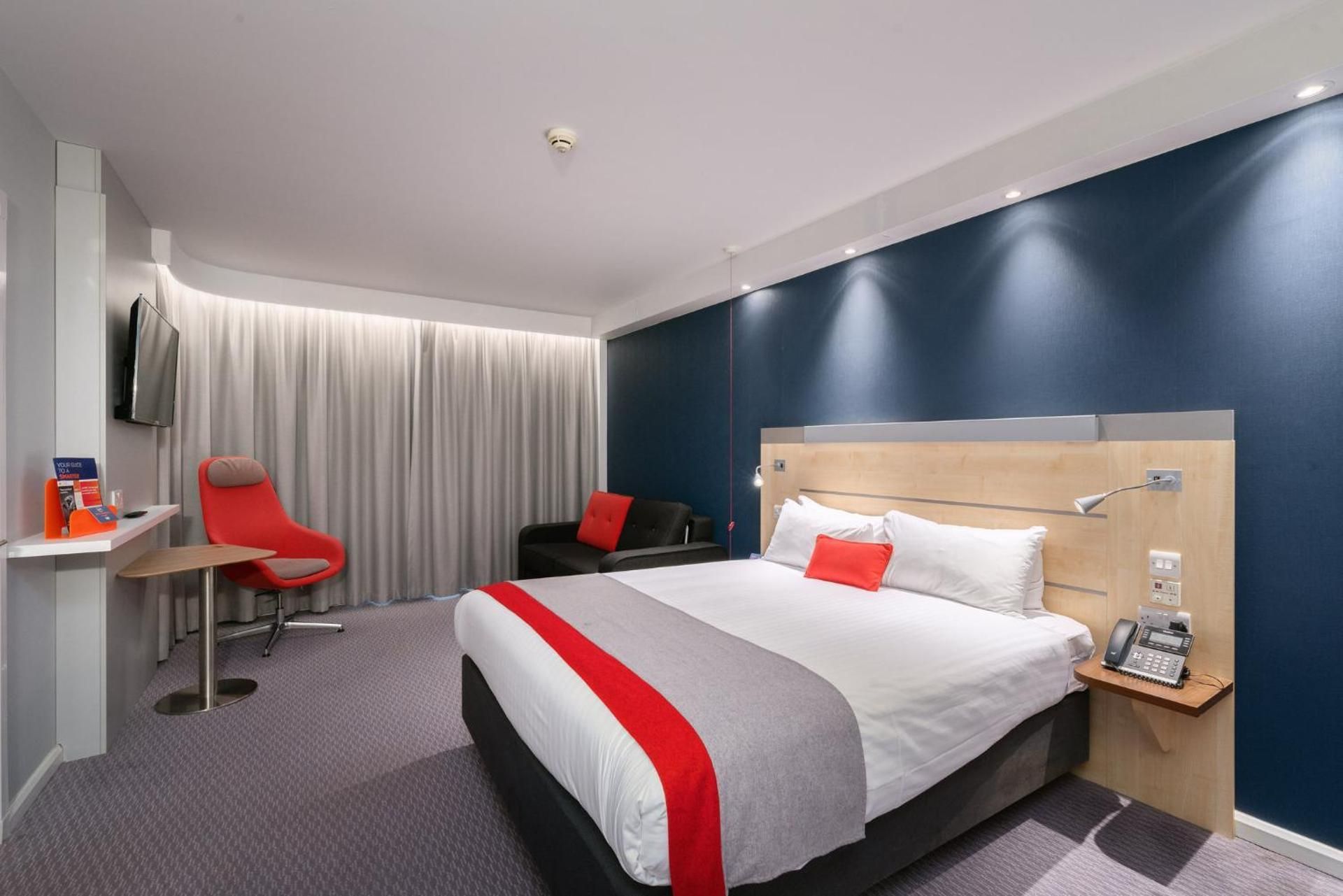 1 Double Wheelchair Accessible with Free Hot Breakfast