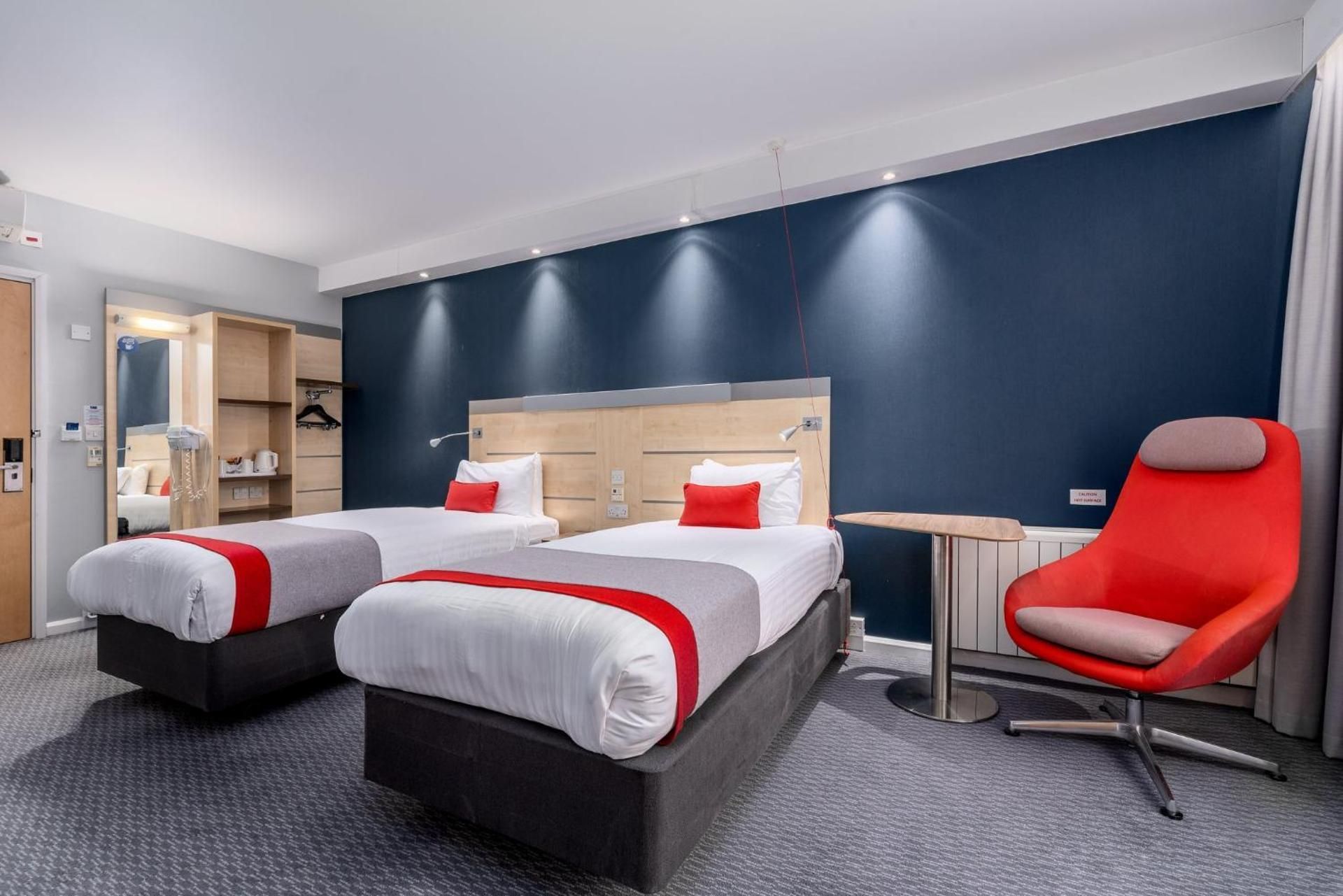 2 Single Standard Accessible with Free Hot Breakfast
