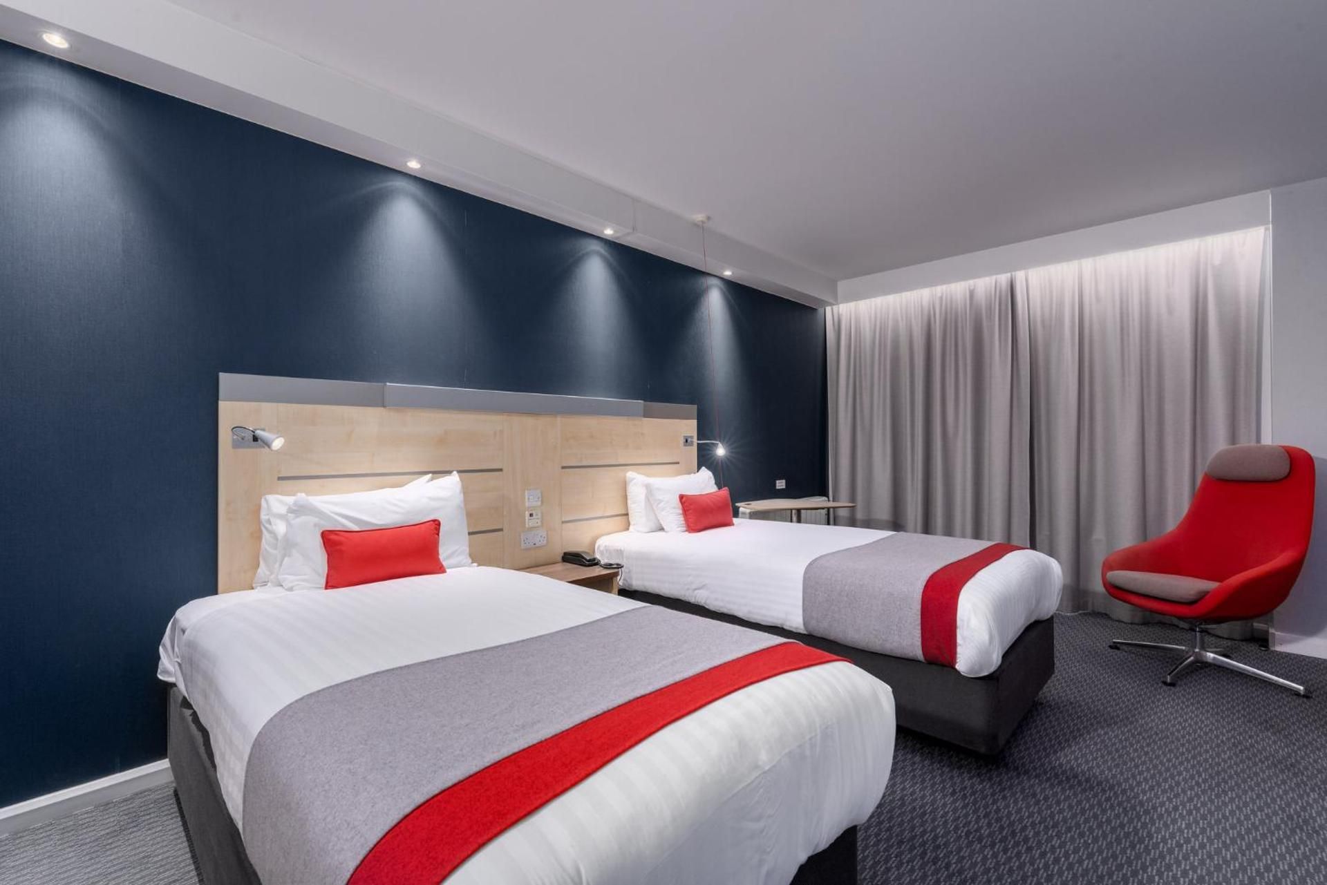 2 Single Standard Accessible with Free Hot Breakfast