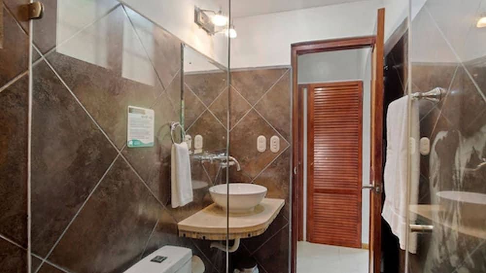 Hotel Arco Iris Deluxe Room 1 King Size Bed 7