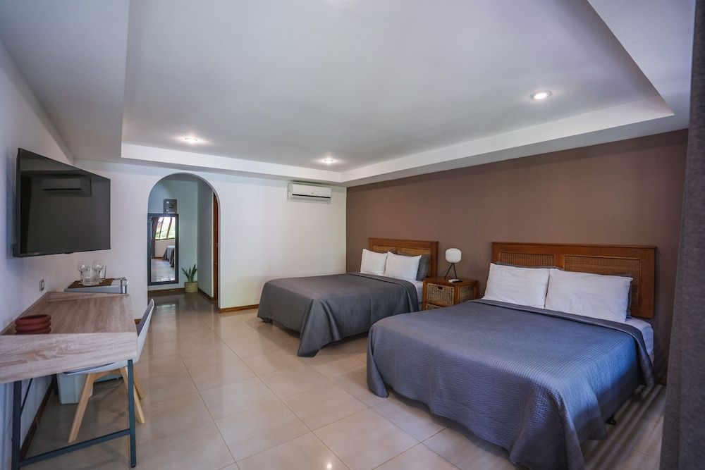 Hotel Arco Iris Deluxe Room 3