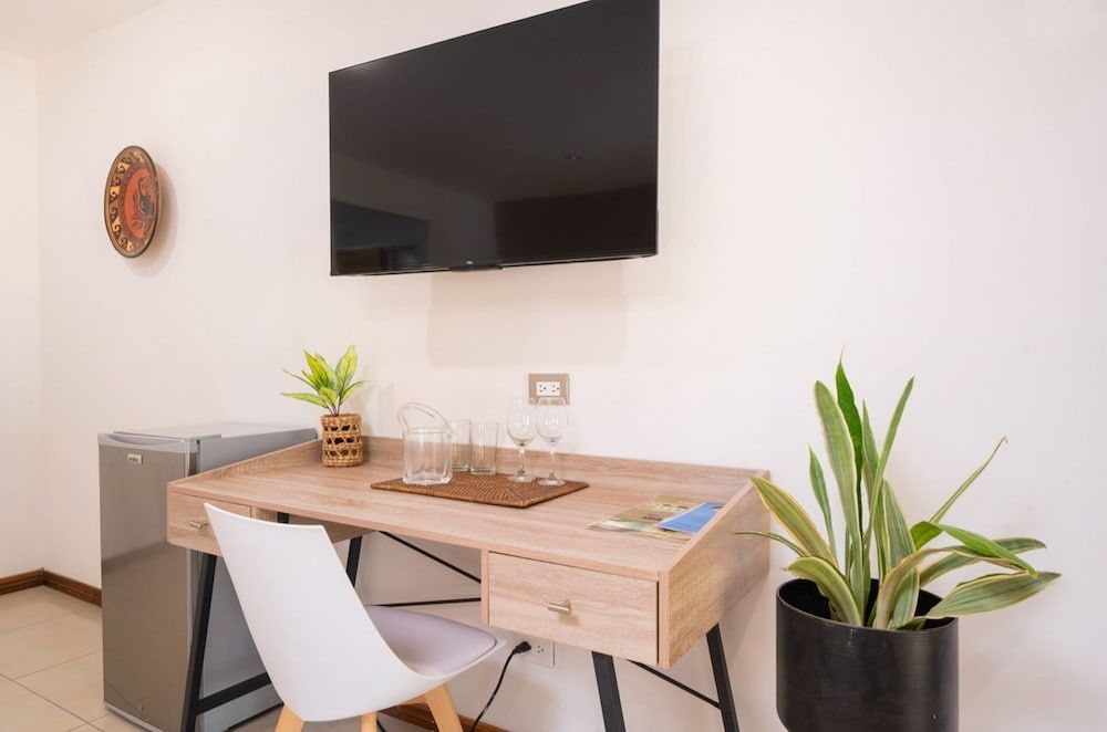 Hotel Arco Iris Deluxe Room 1 King Size Bed 9