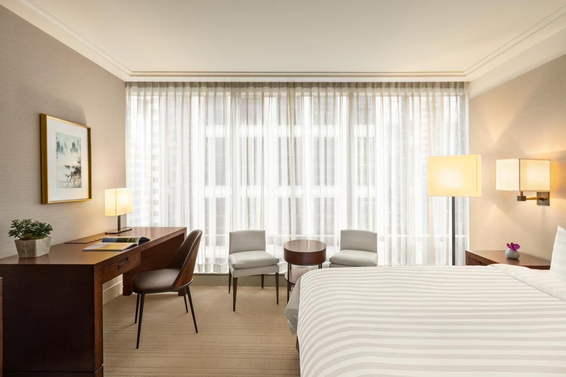 Hyatt Vancouver Downtown Alberni 1 King Bed City View