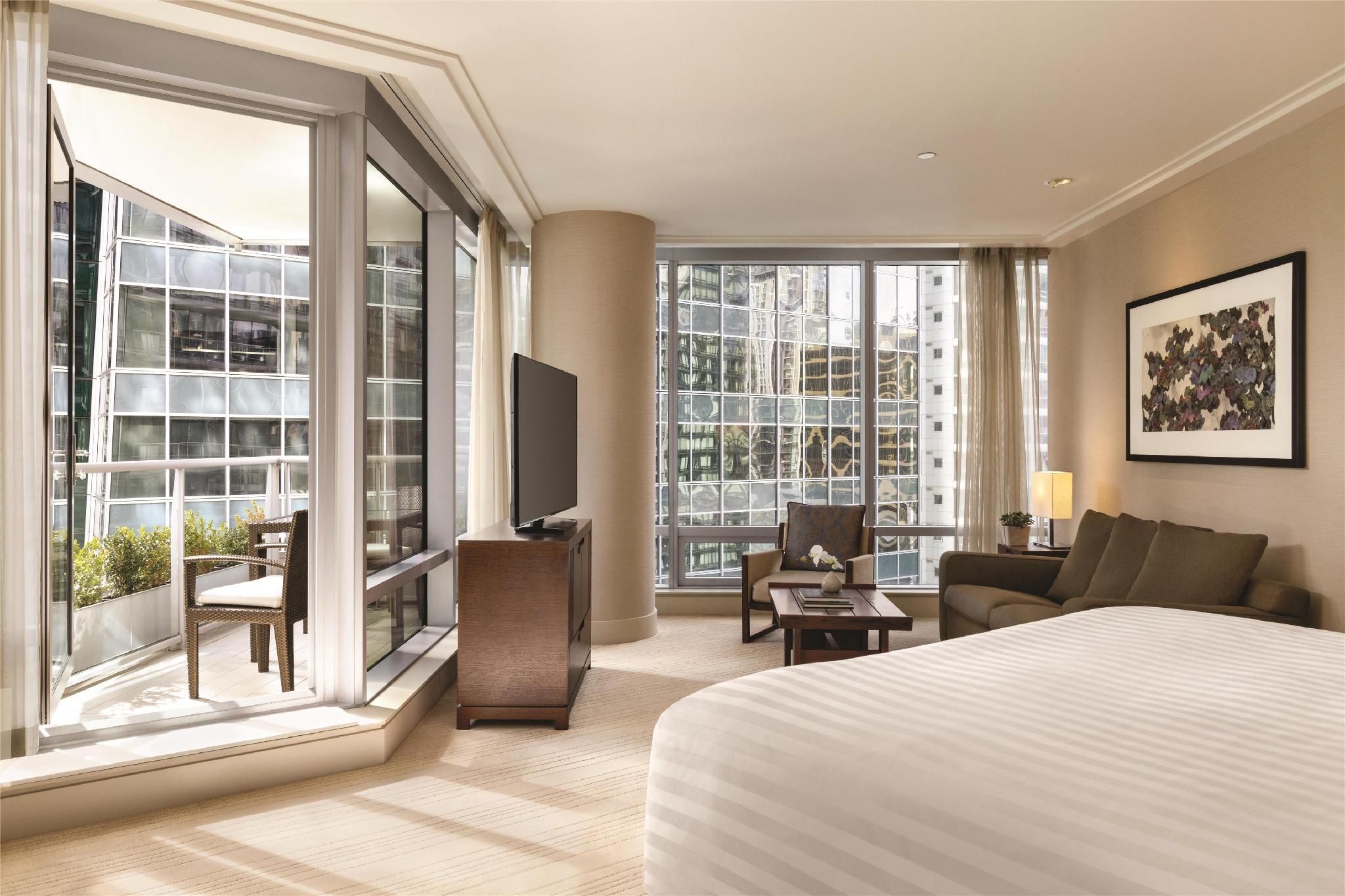 1 King Bed Deluxe with Balcony