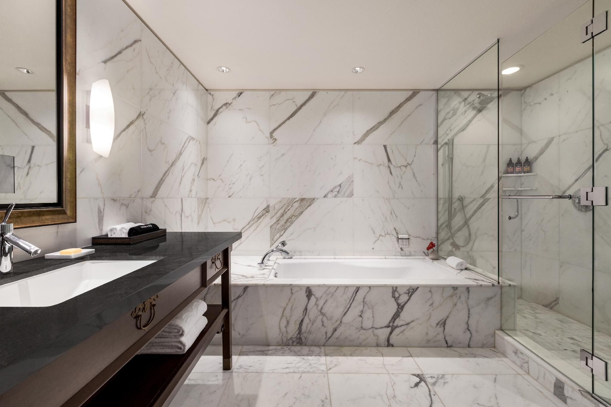 undefined Hyatt Vancouver Downtown Alberni 5