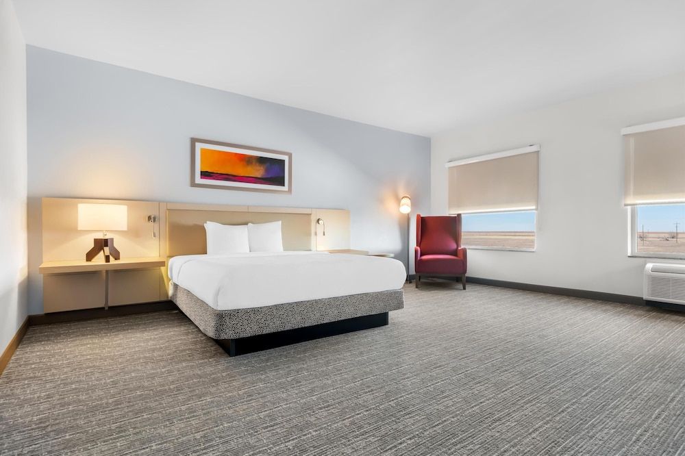 One king deluxe evolution room