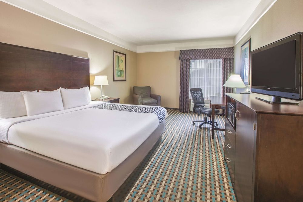 Room, 1 King Bed, Accessible, Non Smoking (Bathtub)