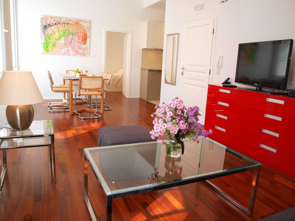 undefined MirÓ Studio Apartments