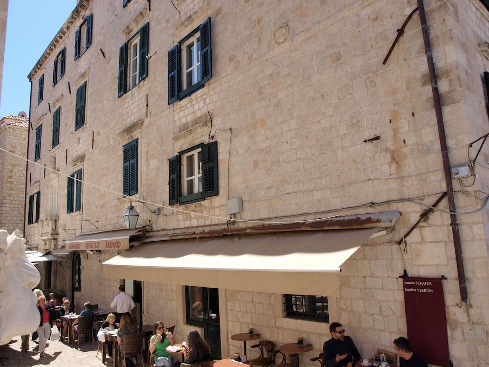 undefined MirÓ Studio Apartments 6