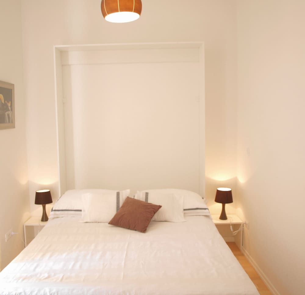 undefined MirÓ Studio Apartments 2