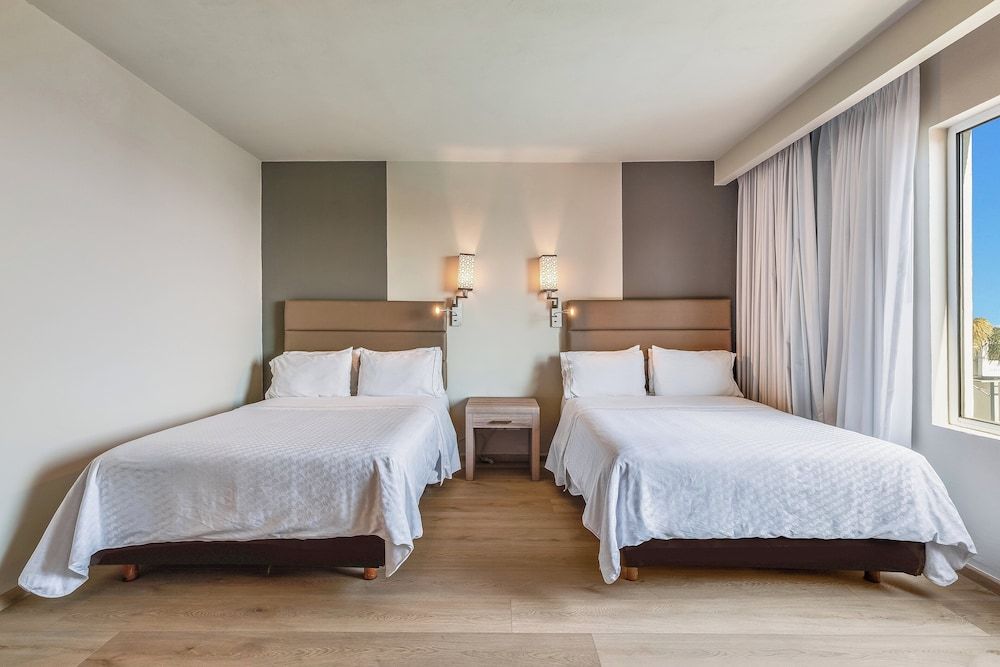 Fiesta Inn Cuernavaca Executive Room, 2 Double Beds 3