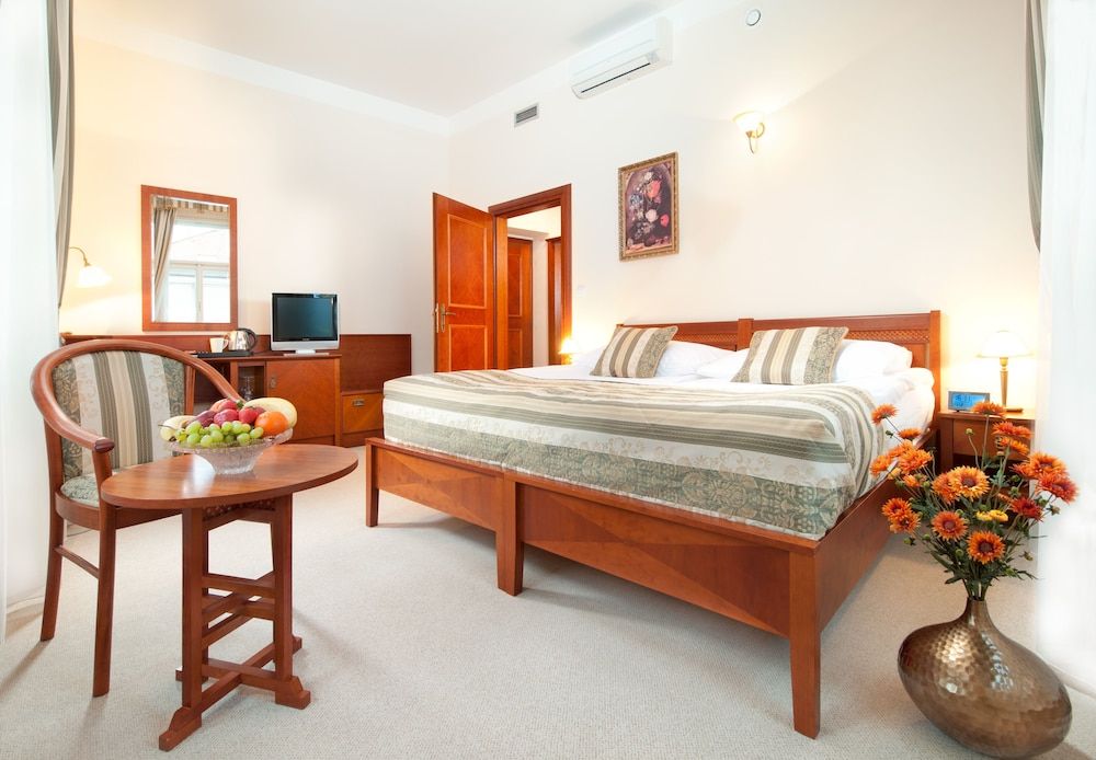 undefined Amigo City Centre Hotel 3