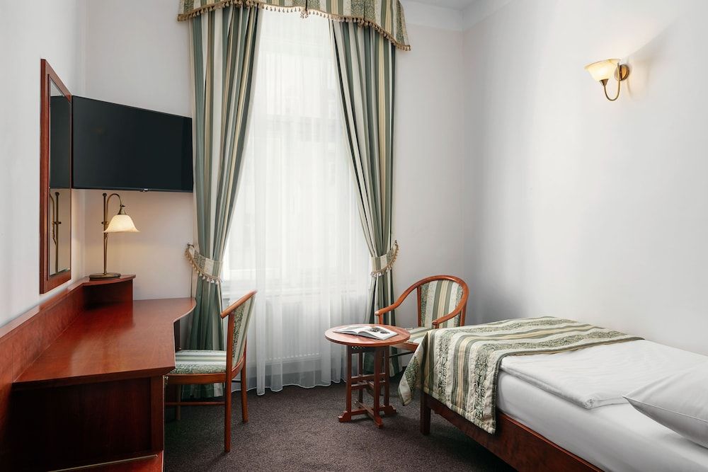 undefined Amigo City Centre Hotel