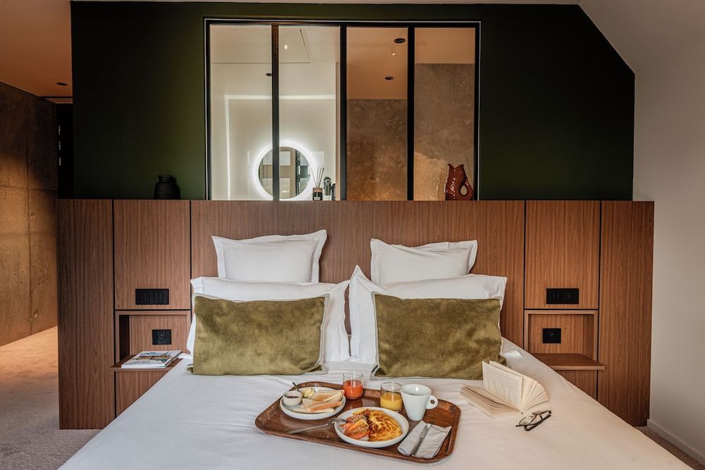 Deluxe Room, Partial Sea View