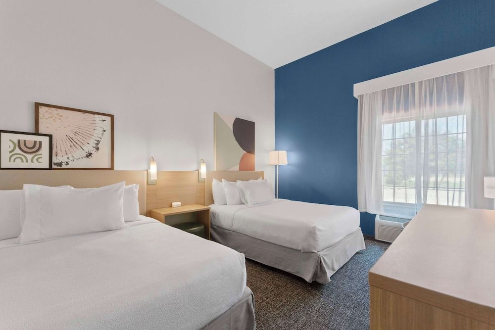 Room, 2 Queen Beds, Accessible, Bathtub (Mobility)