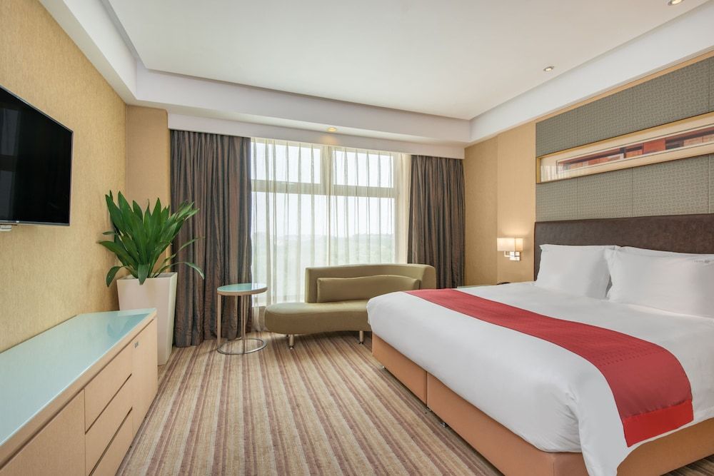 Deluxe Studio Suite