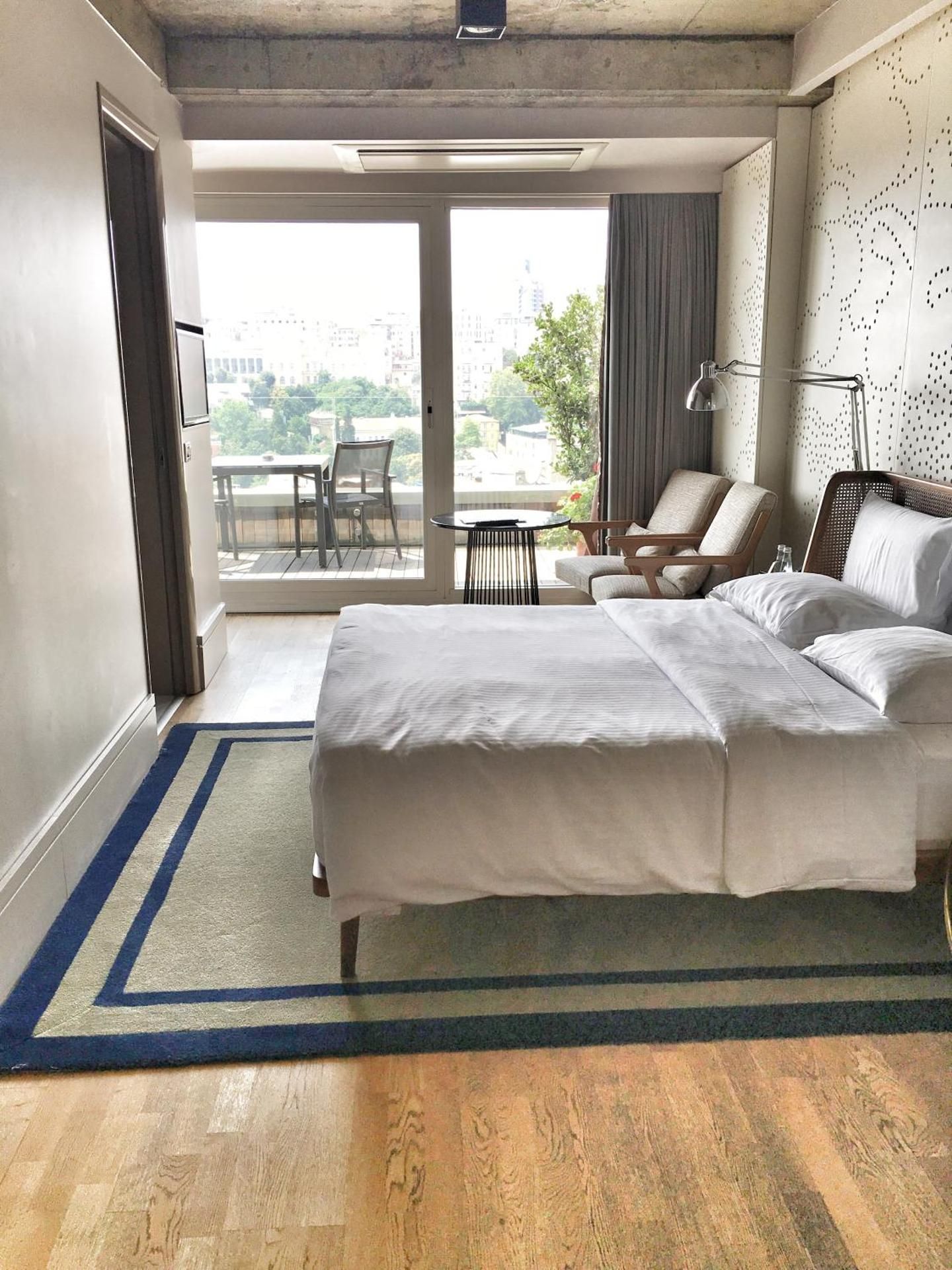 Queen Room With Balcony