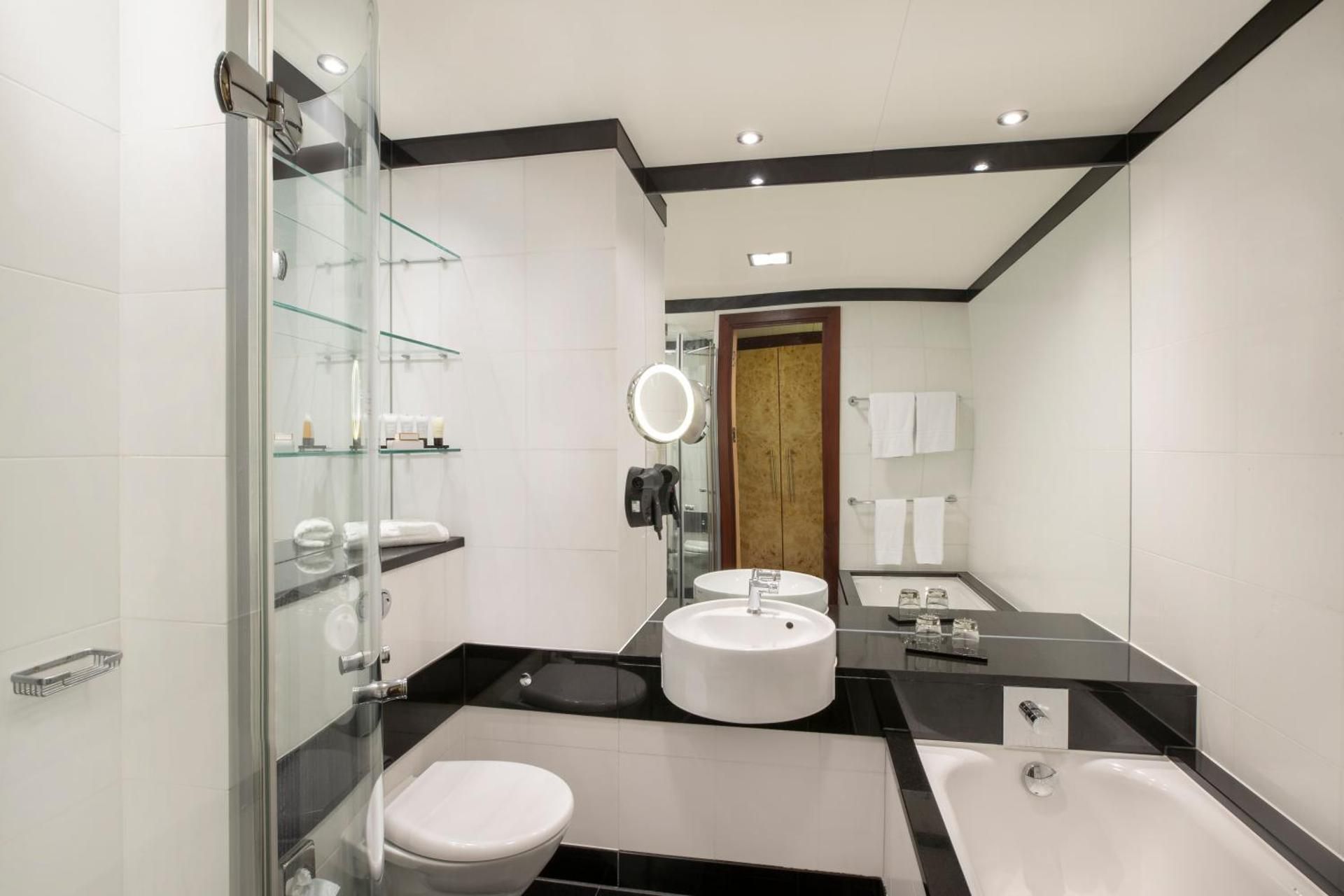 undefined Leonardo Royal London St Paul’s 9