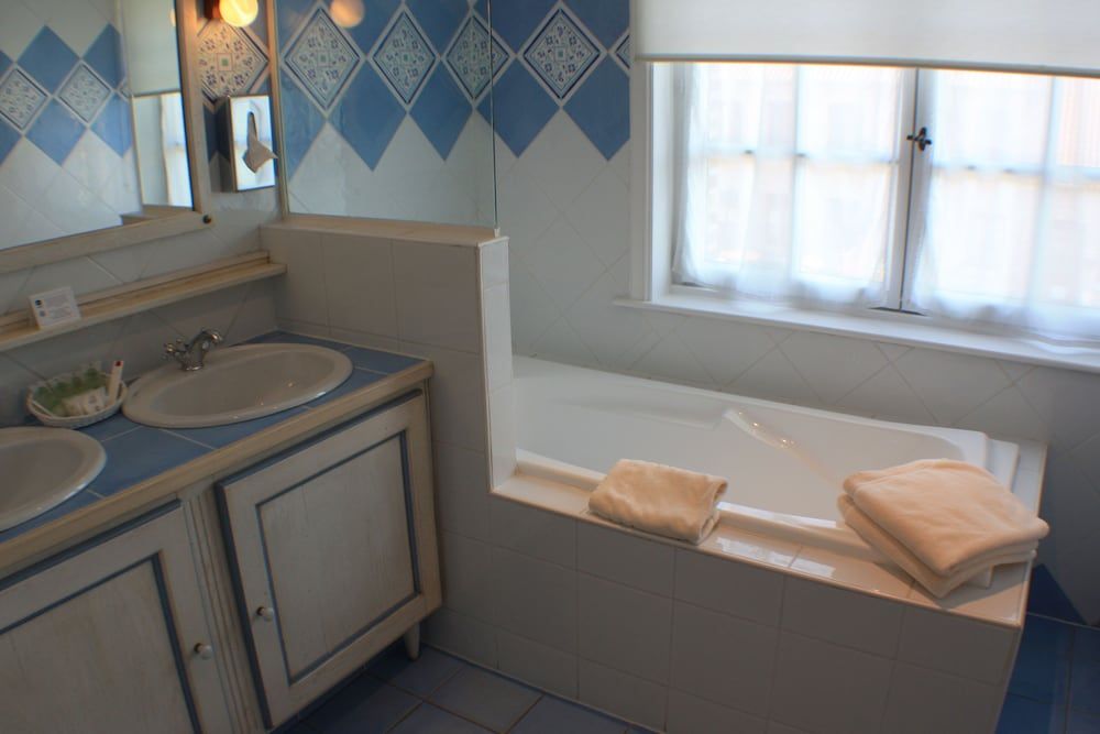 Best Western La Metairie Junior Suite, 2 Twin Beds, Non Smoking 3