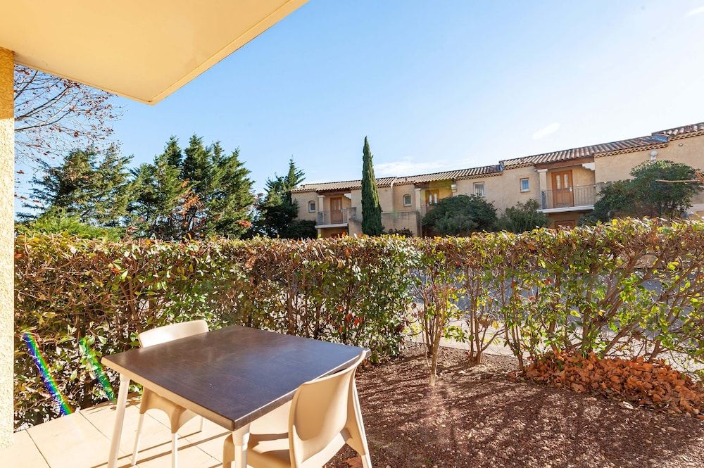 ResidHotel Golf Grand Avignon One bedroom apartment for 4 people 4