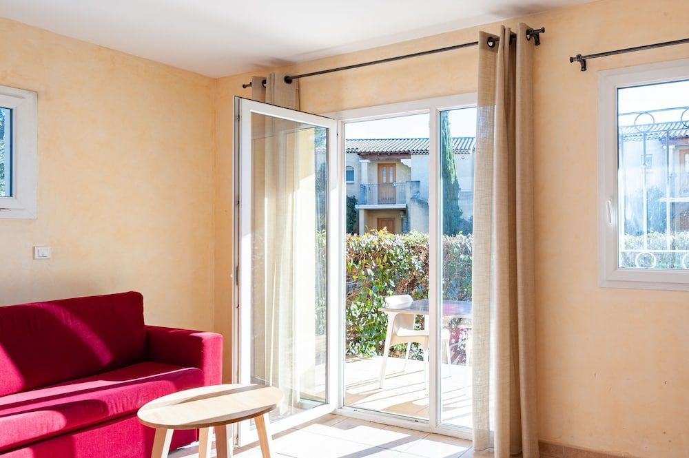 ResidHotel Golf Grand Avignon One bedroom apartment for 4 people 2