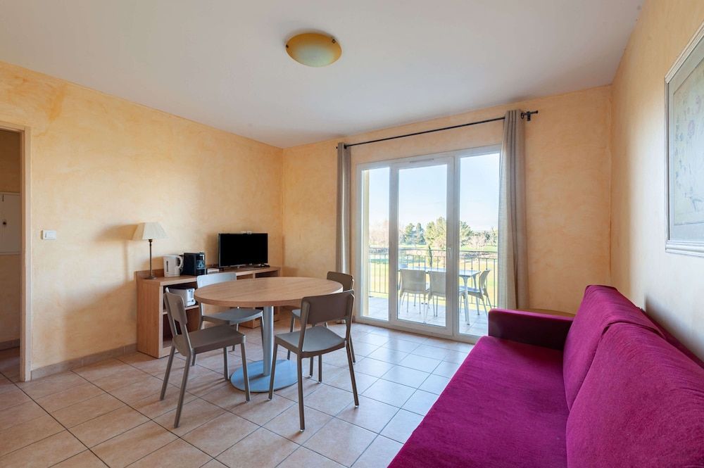ResidHotel Golf Grand Avignon One bedroom apartment for 4 people 9