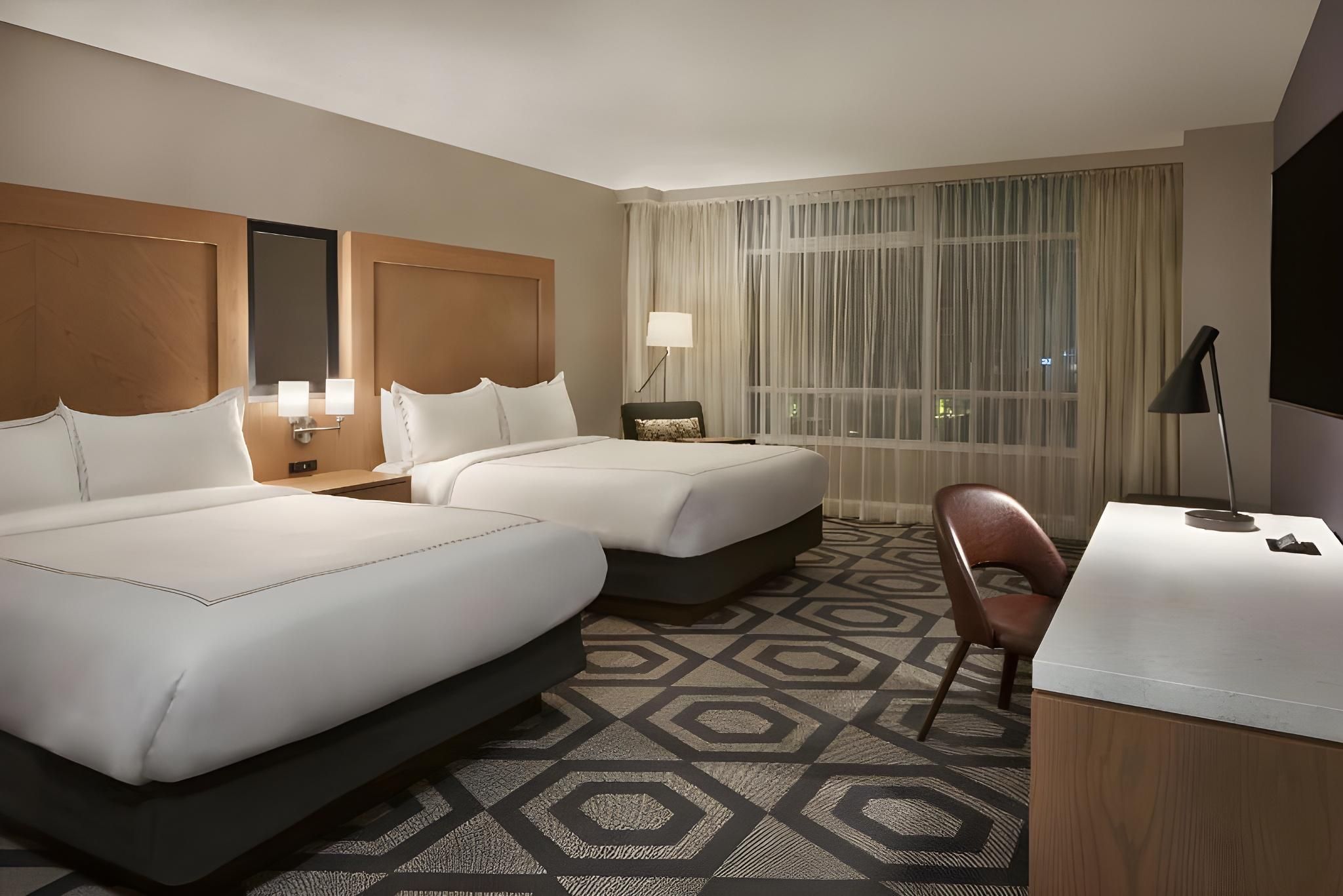 Forum Tower - Deluxe, 2 Bed, Non-Smoking