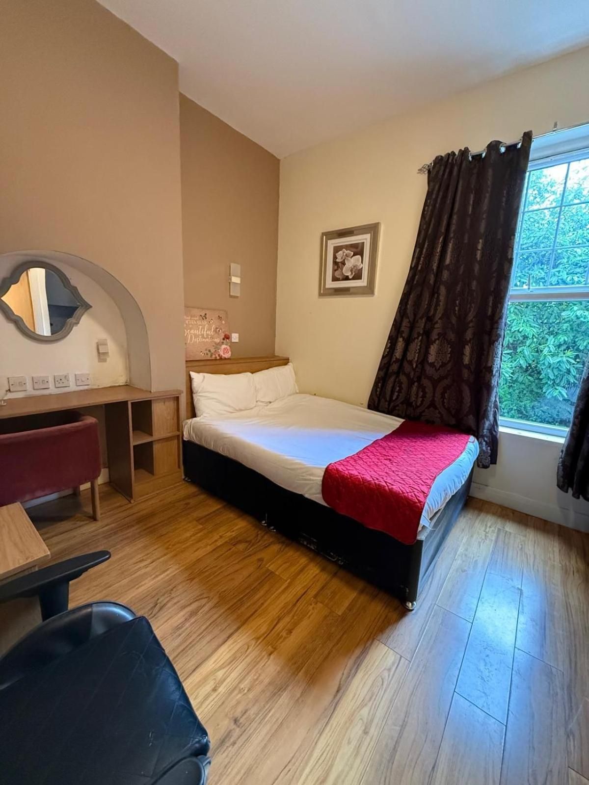 Crescent Hotel Standard Studio