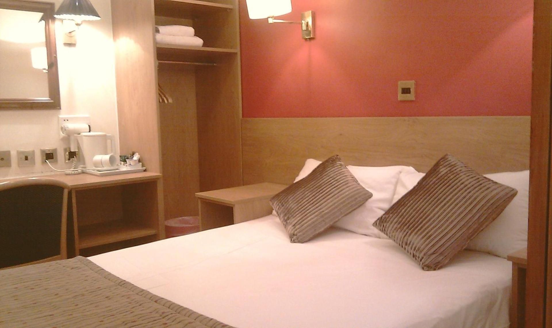 Crescent Hotel Double Room Ensuite