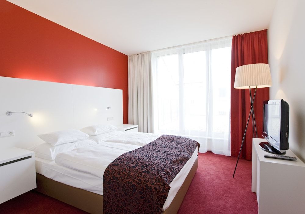 Falkensteiner Hotel Bratislava Senior Suite, 1 Queen Bed 2