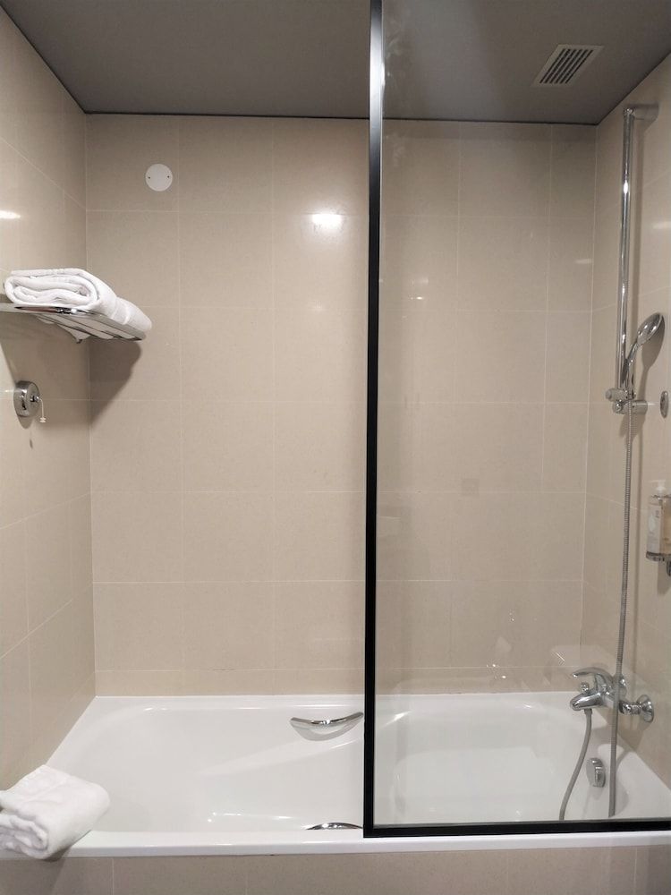 Azoris Royal Garden Classic Twin Room (Zen View) 4