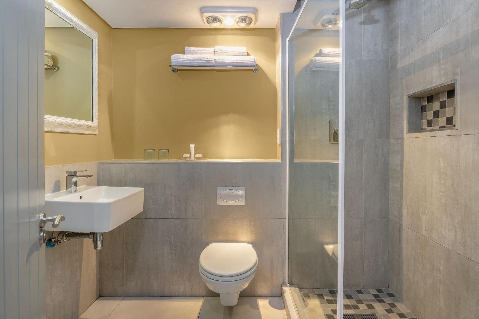 Guest room, 1 King, Lagoon View